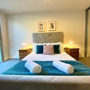 Blonk Street - Luxury Two Bedroom Apartment Sheffield