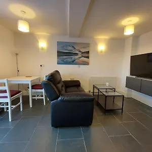 Flat 1 Cosy And Comfortable In Apartment Chester