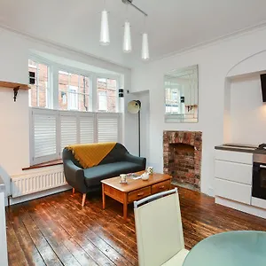 The Location- 1 Free Private Parking Space - 60 Second Walk 2 Minster! Apartment York